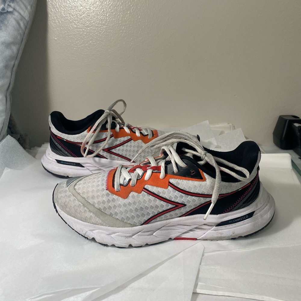 🔴⬇️ Diadora Italian running shoes size 9